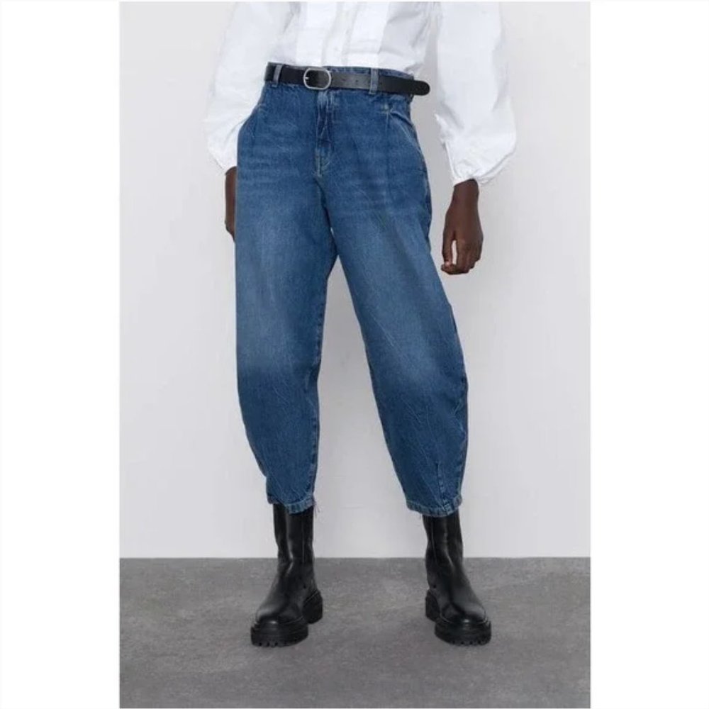 ZARA Tapered Slouchy Jeans Size 8 / 30